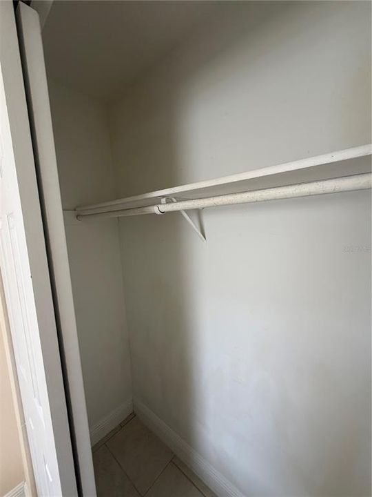 For Rent: $1,400 (3 beds, 1 baths, 1044 Square Feet)