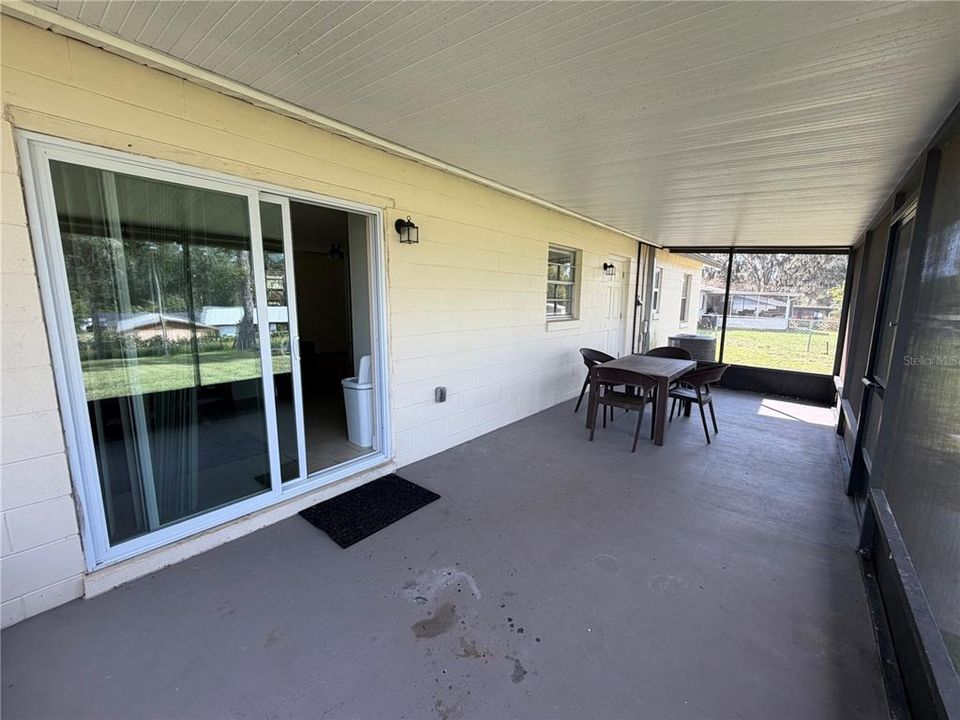 For Rent: $1,400 (3 beds, 1 baths, 1044 Square Feet)