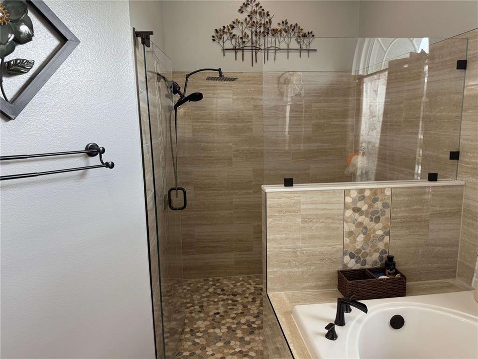 For Sale: $499,990 (4 beds, 3 baths, 2407 Square Feet)