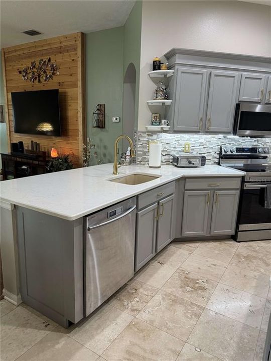 For Sale: $499,990 (4 beds, 3 baths, 2407 Square Feet)