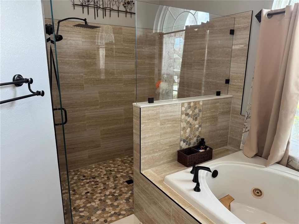 For Sale: $499,990 (4 beds, 3 baths, 2407 Square Feet)