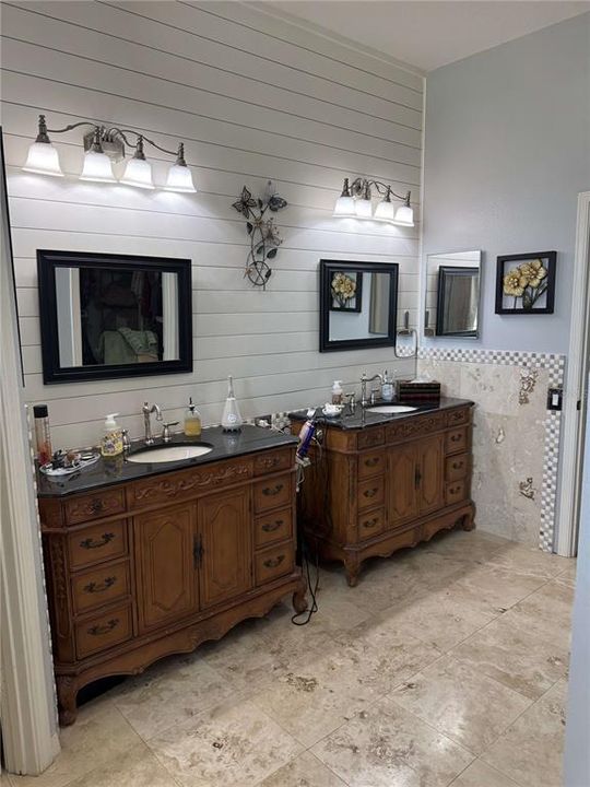 For Sale: $499,990 (4 beds, 3 baths, 2407 Square Feet)