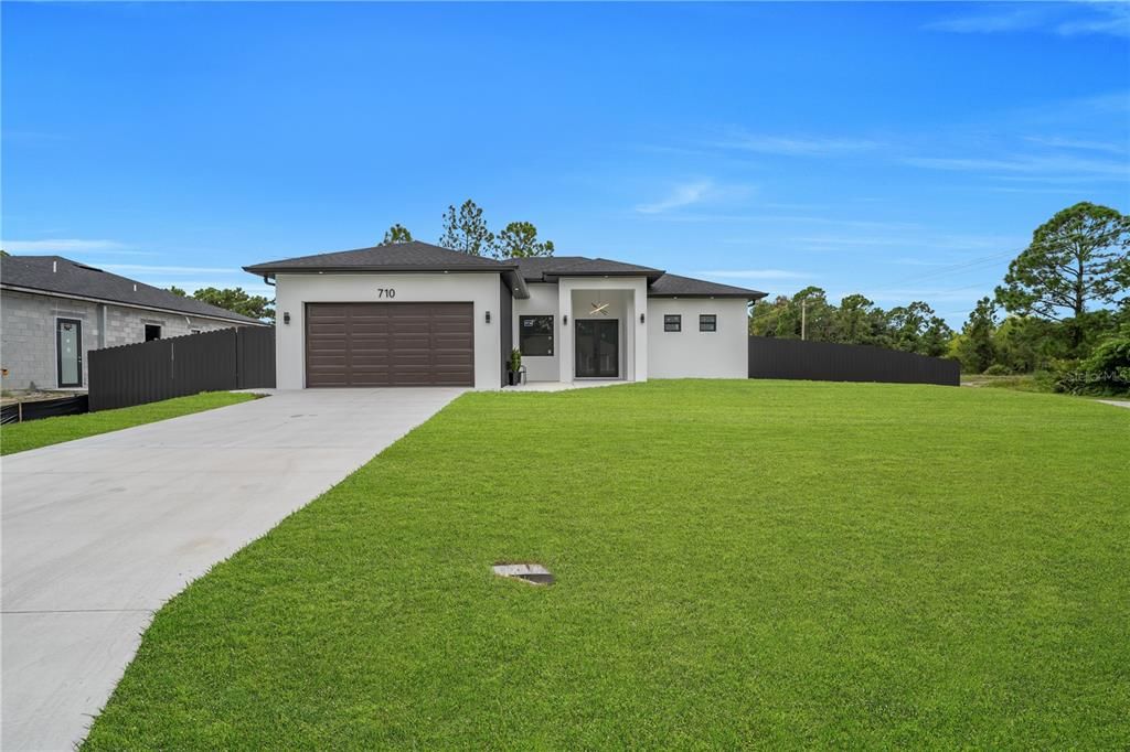 For Sale: $365,000 (3 beds, 3 baths, 1683 Square Feet)