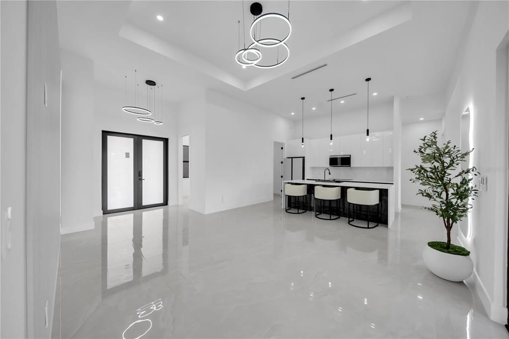 For Sale: $365,000 (3 beds, 3 baths, 1683 Square Feet)