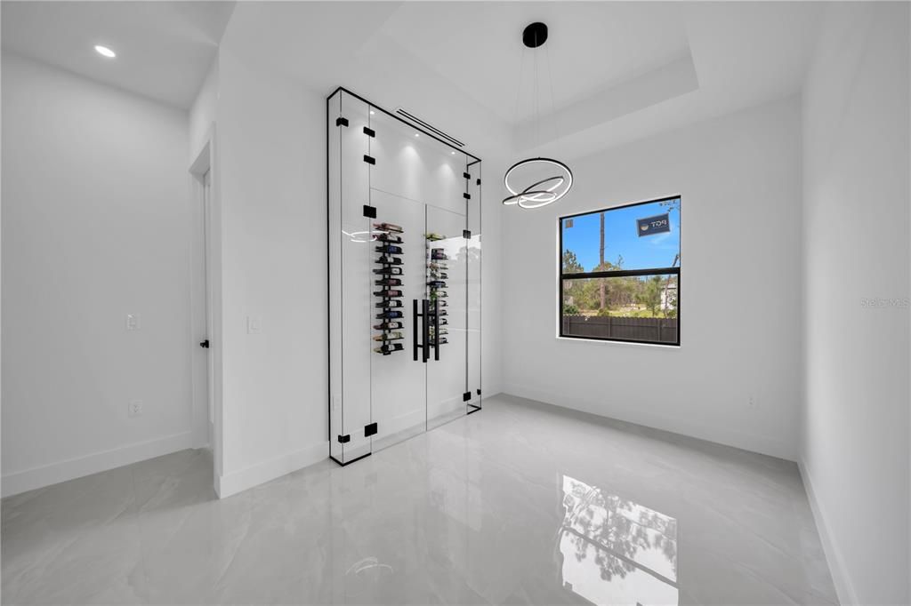 For Sale: $365,000 (3 beds, 3 baths, 1683 Square Feet)