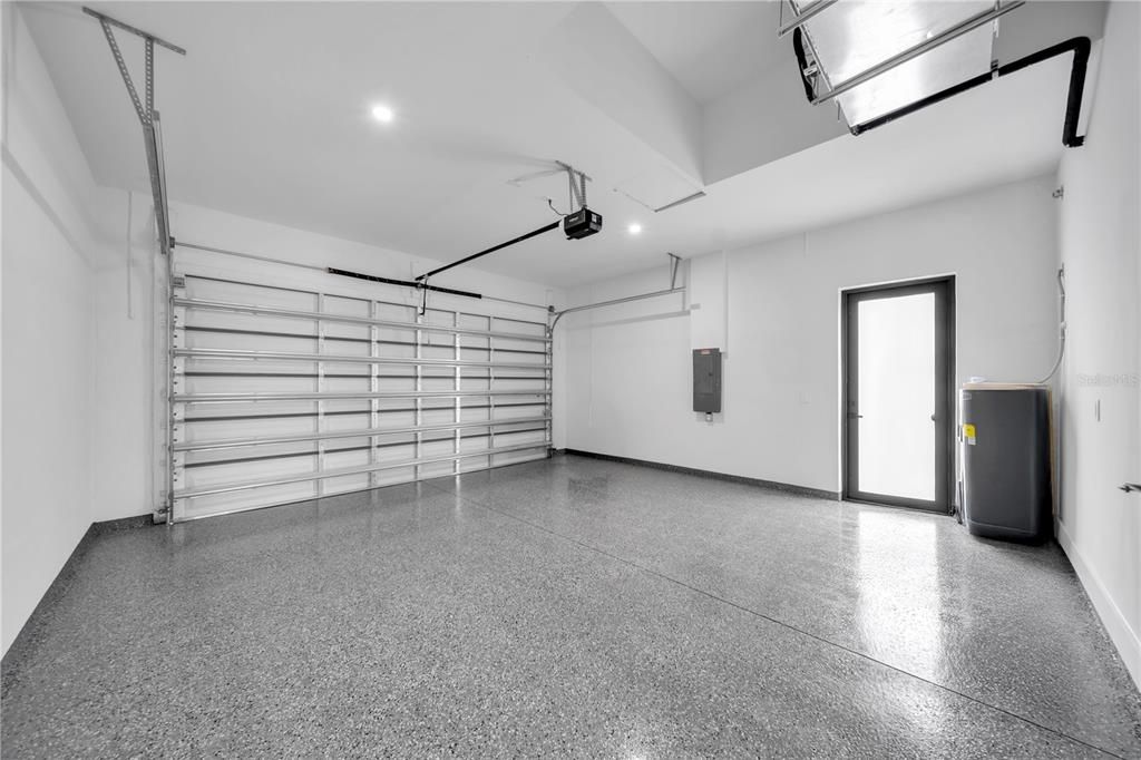 For Sale: $365,000 (3 beds, 3 baths, 1683 Square Feet)