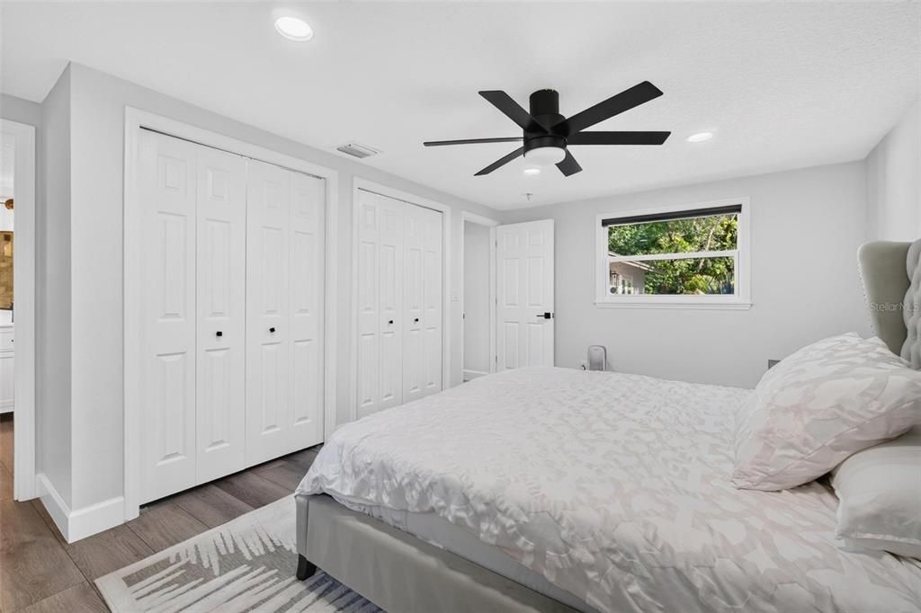 For Sale: $650,000 (3 beds, 2 baths, 1709 Square Feet)