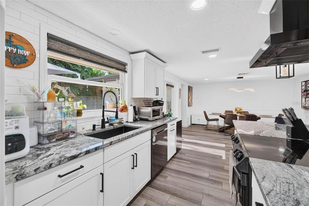 For Sale: $650,000 (3 beds, 2 baths, 1709 Square Feet)