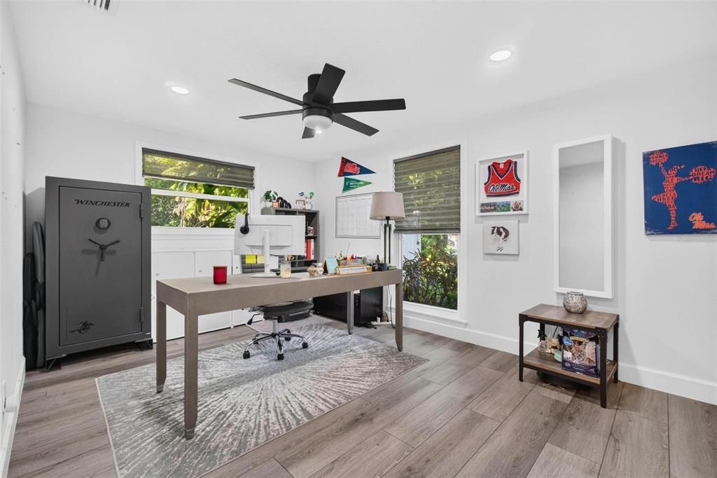 For Sale: $650,000 (3 beds, 2 baths, 1709 Square Feet)