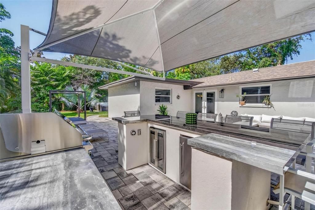 For Sale: $650,000 (3 beds, 2 baths, 1709 Square Feet)