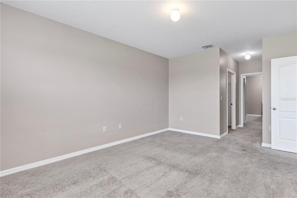 For Sale: $320,000 (3 beds, 2 baths, 1694 Square Feet)