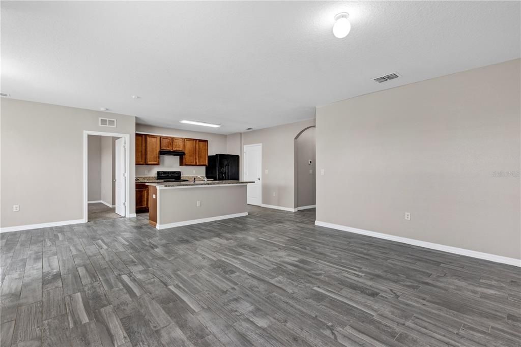For Sale: $320,000 (3 beds, 2 baths, 1694 Square Feet)