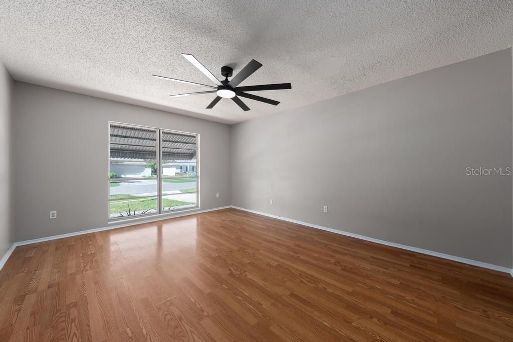 En Venta: $294,900 (3 camas, 2 baños, 1459 Pies cuadrados)