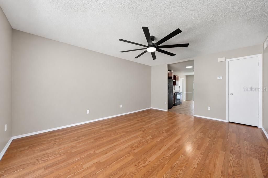 En Venta: $294,900 (3 camas, 2 baños, 1459 Pies cuadrados)
