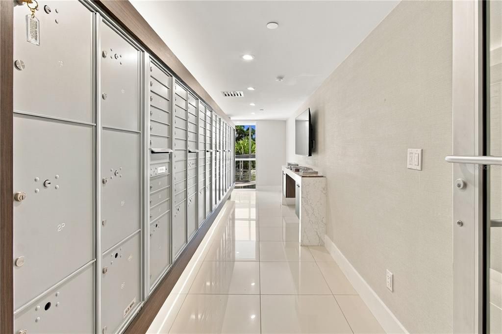 For Sale: $829,750 (2 beds, 2 baths, 1736 Square Feet)