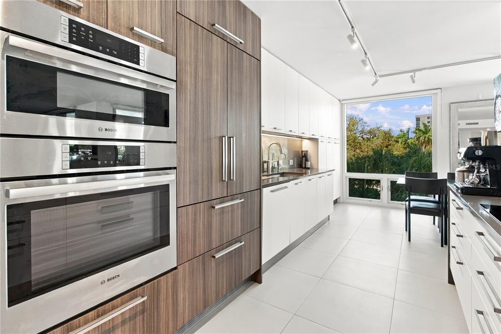 For Sale: $829,750 (2 beds, 2 baths, 1736 Square Feet)