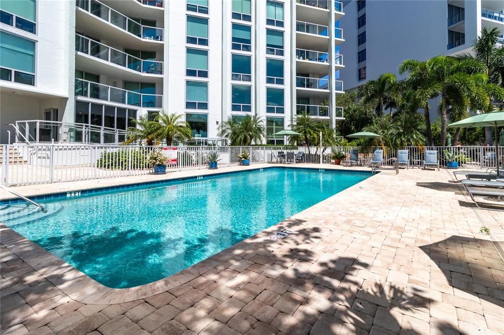 For Sale: $829,750 (2 beds, 2 baths, 1736 Square Feet)