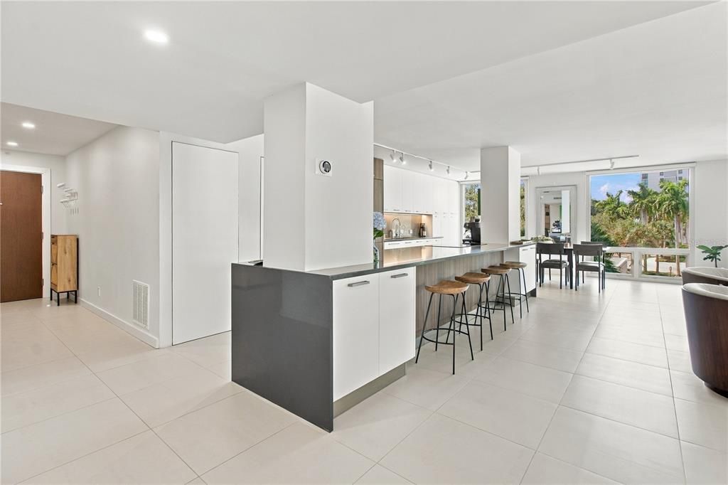 For Sale: $829,750 (2 beds, 2 baths, 1736 Square Feet)
