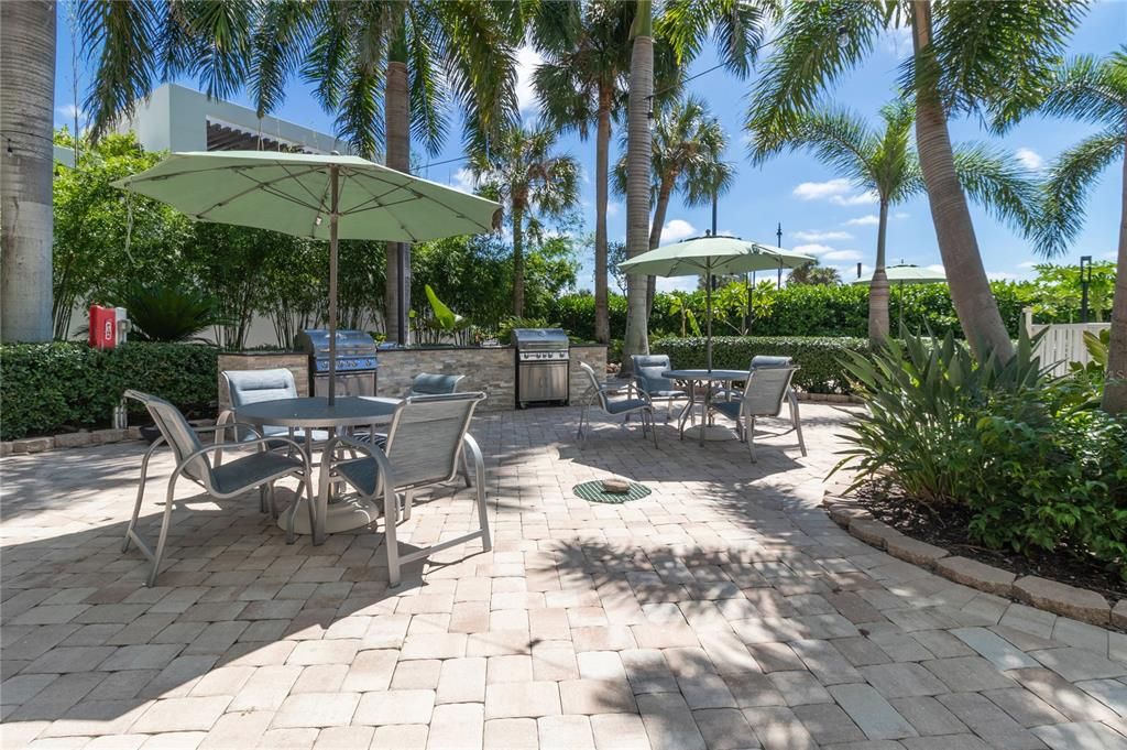For Sale: $829,750 (2 beds, 2 baths, 1736 Square Feet)
