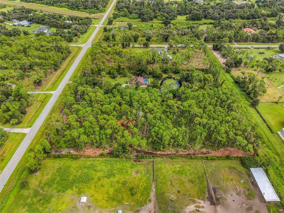 На продажу: $299,900 (3.01 acres)