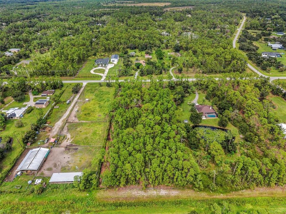 На продажу: $299,900 (3.01 acres)