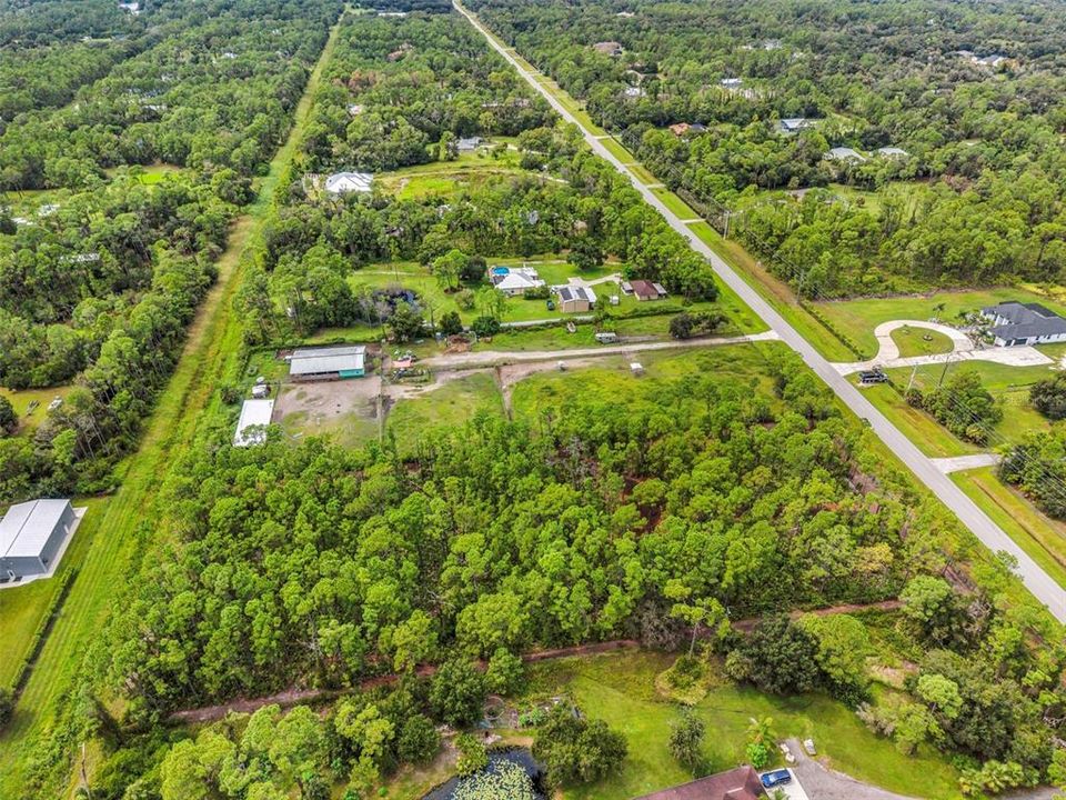 На продажу: $299,900 (3.01 acres)