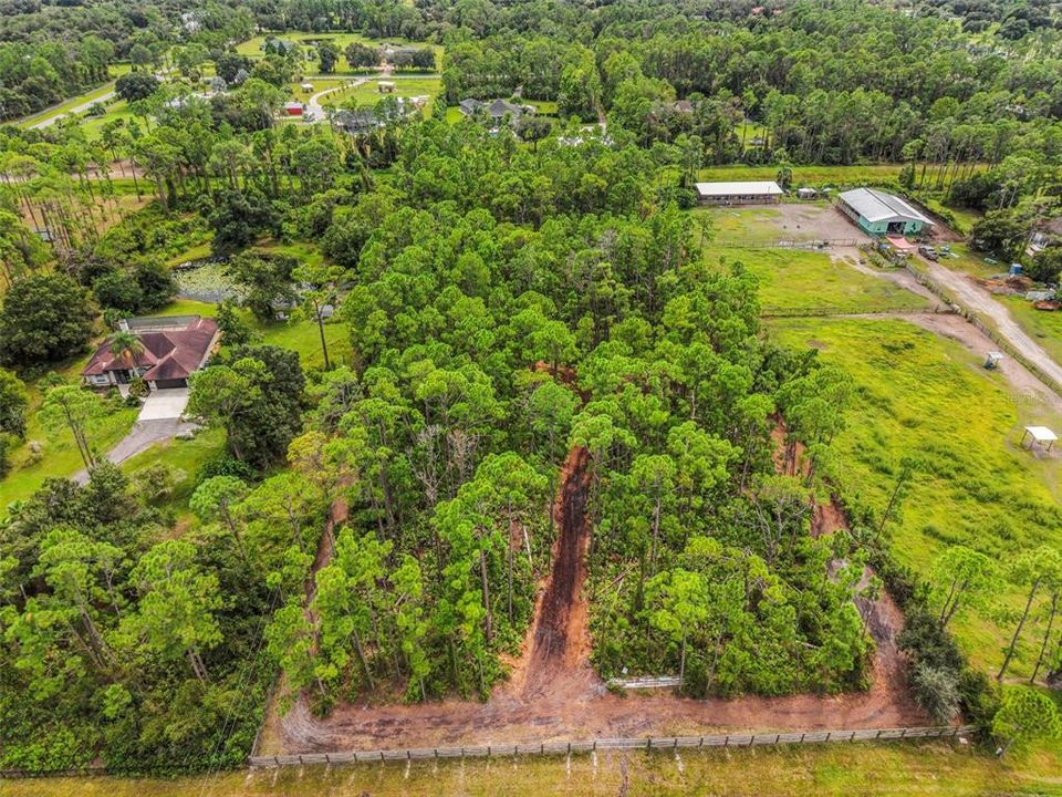 На продажу: $299,900 (3.01 acres)