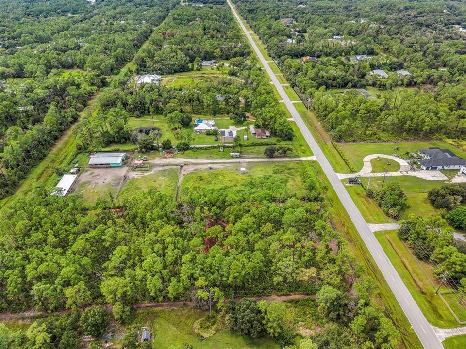 На продажу: $299,900 (3.01 acres)