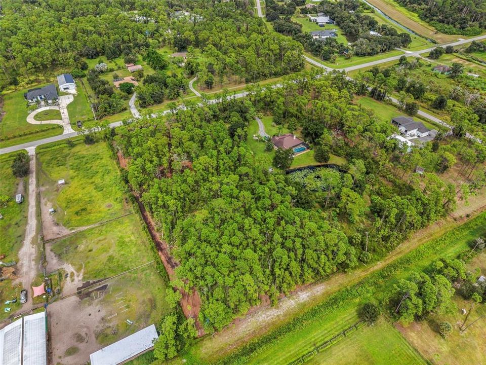На продажу: $299,900 (3.01 acres)