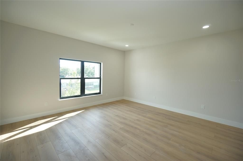 В аренду: $4,500 (3 спален, 2 ванн, 2299 Квадратных фут)