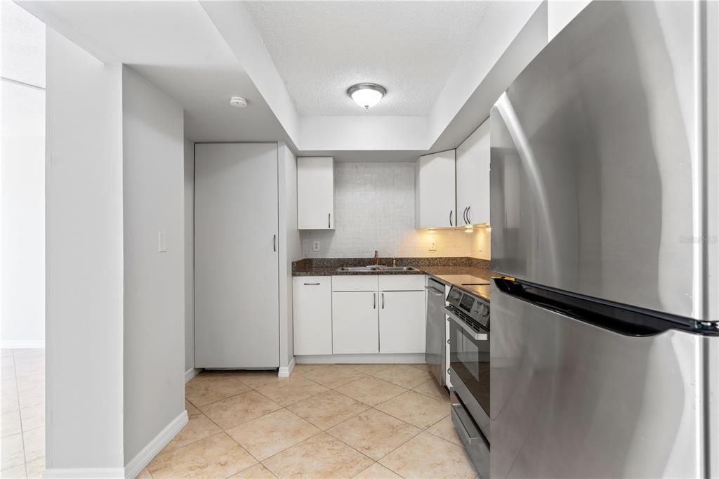 В аренду: $2,299 (1 спален, 1 ванн, 840 Квадратных фут)