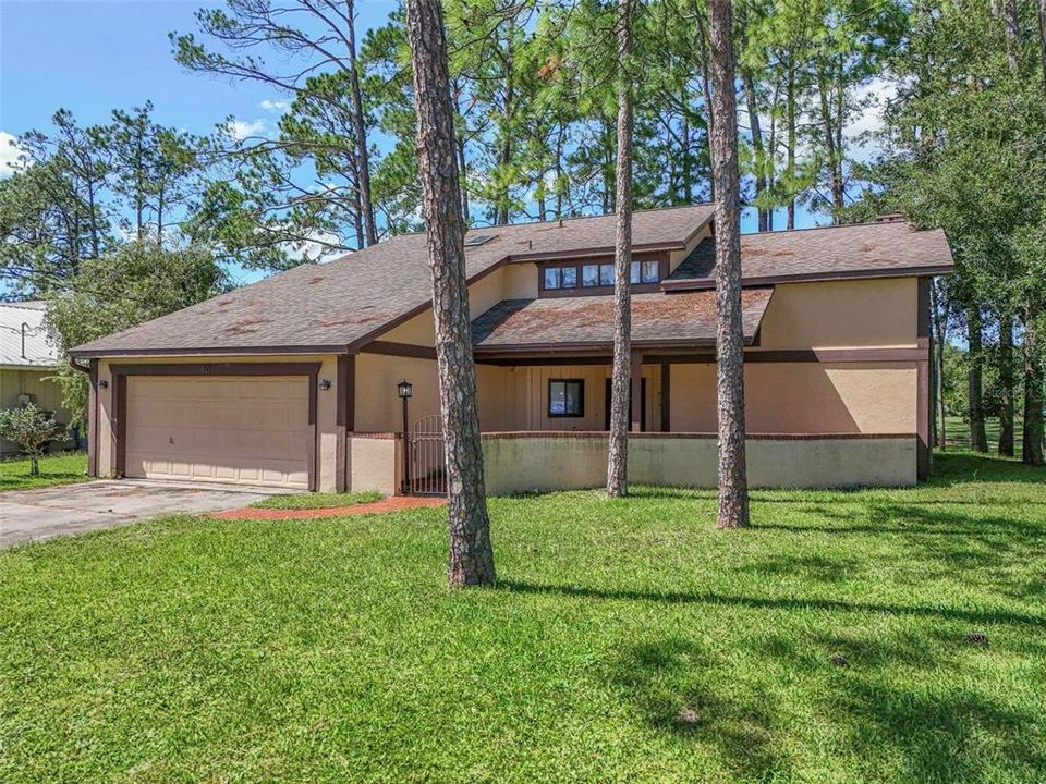 For Sale: $349,500 (3 beds, 3 baths, 2195 Square Feet)