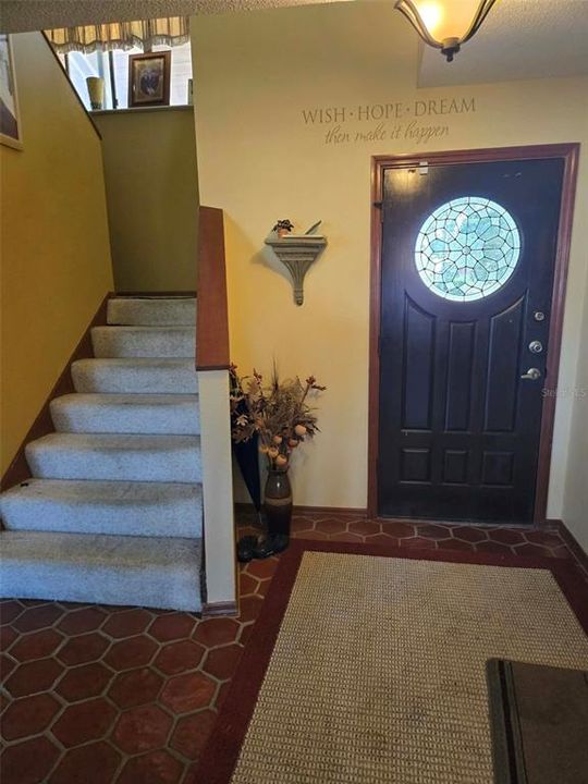For Sale: $349,500 (3 beds, 3 baths, 2195 Square Feet)