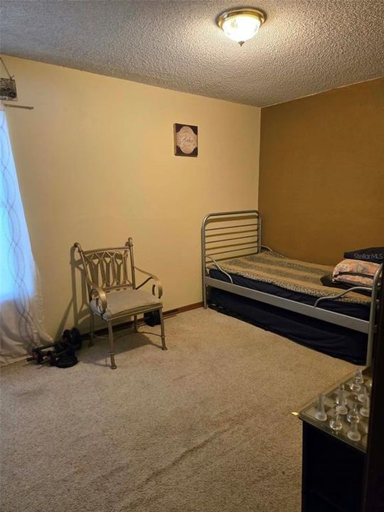 For Sale: $349,500 (3 beds, 3 baths, 2195 Square Feet)