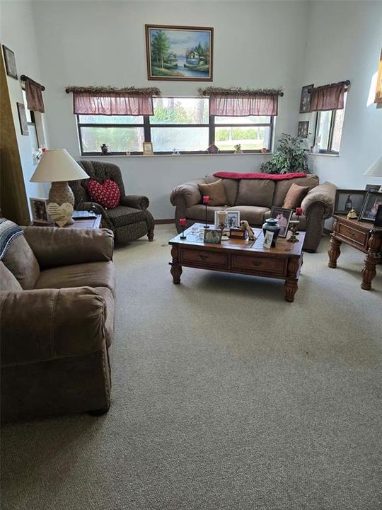 For Sale: $349,500 (3 beds, 3 baths, 2195 Square Feet)