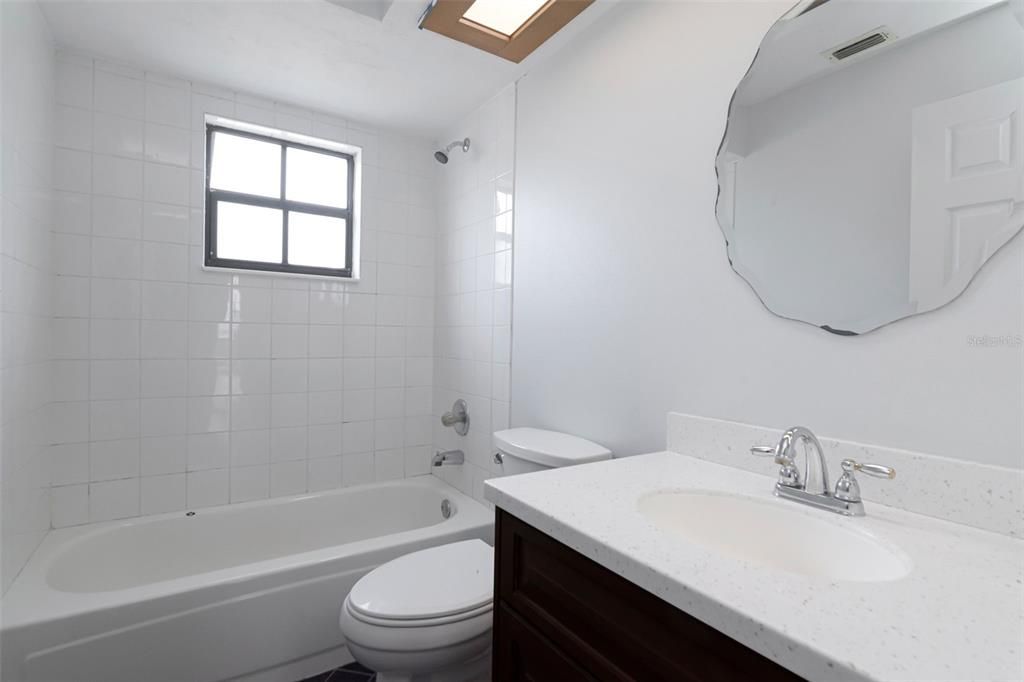 En Venta: $389,000 (3 camas, 2 baños, 1660 Pies cuadrados)