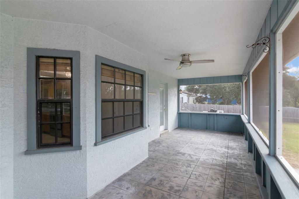 En Venta: $389,000 (3 camas, 2 baños, 1660 Pies cuadrados)