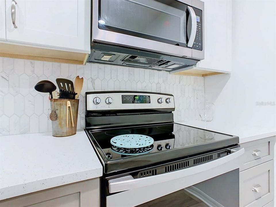 For Sale: $549,000 (3 beds, 2 baths, 1460 Square Feet)