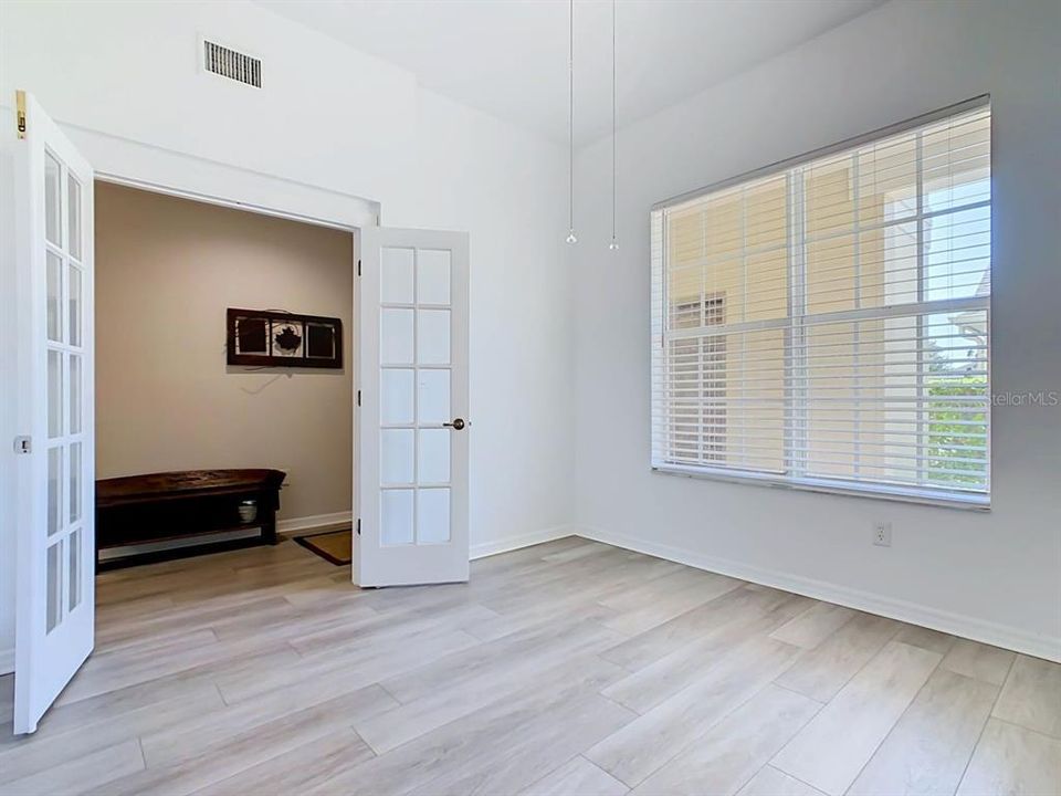 For Sale: $549,000 (3 beds, 2 baths, 1460 Square Feet)
