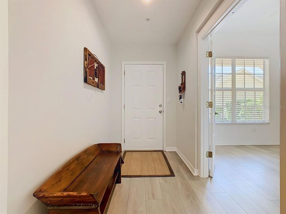 For Sale: $549,000 (3 beds, 2 baths, 1460 Square Feet)