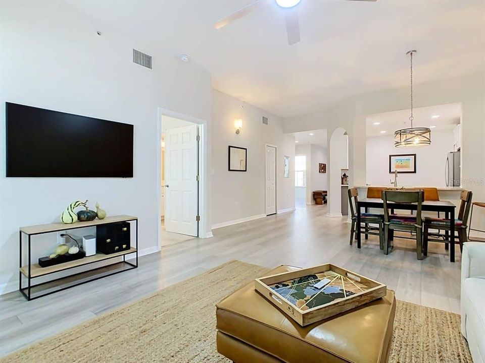 For Sale: $549,000 (3 beds, 2 baths, 1460 Square Feet)