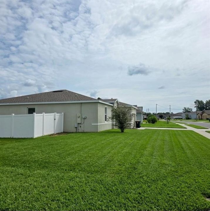 For Sale: $298,000 (4 beds, 2 baths, 1793 Square Feet)