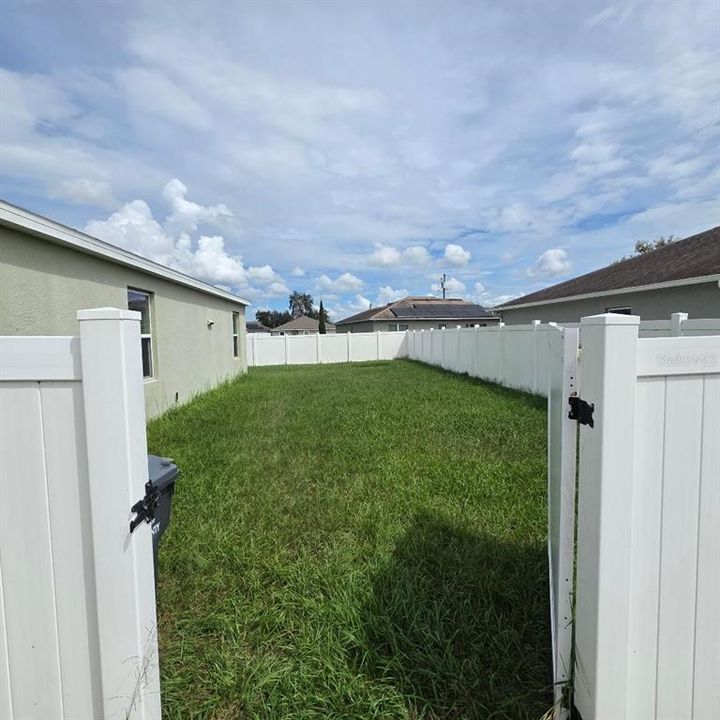 For Sale: $298,000 (4 beds, 2 baths, 1793 Square Feet)
