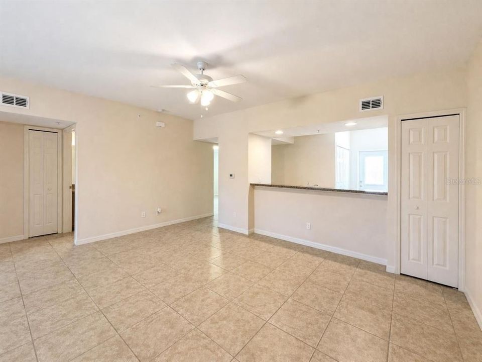 For Rent: $1,400 (2 beds, 2 baths, 1032 Square Feet)