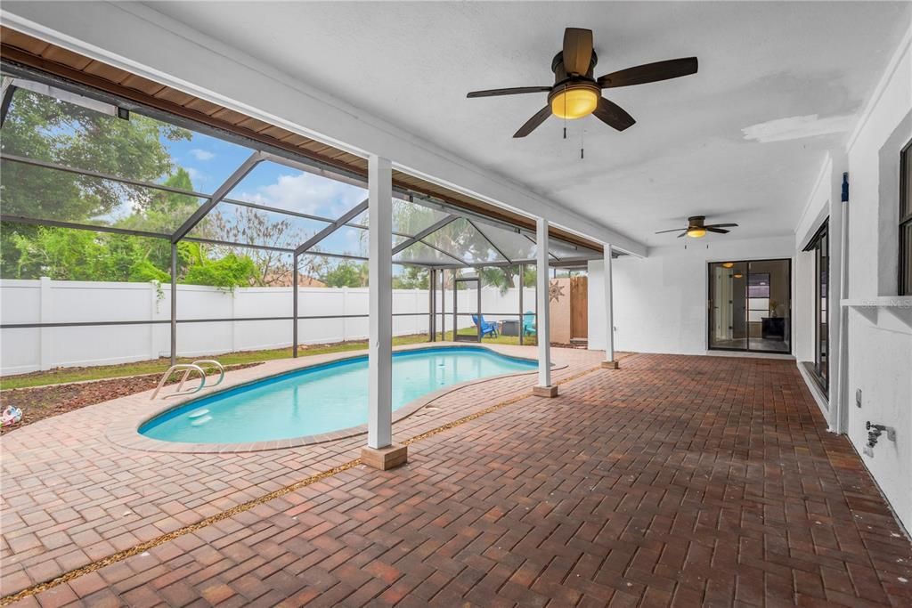 For Sale: $395,000 (4 beds, 2 baths, 2274 Square Feet)