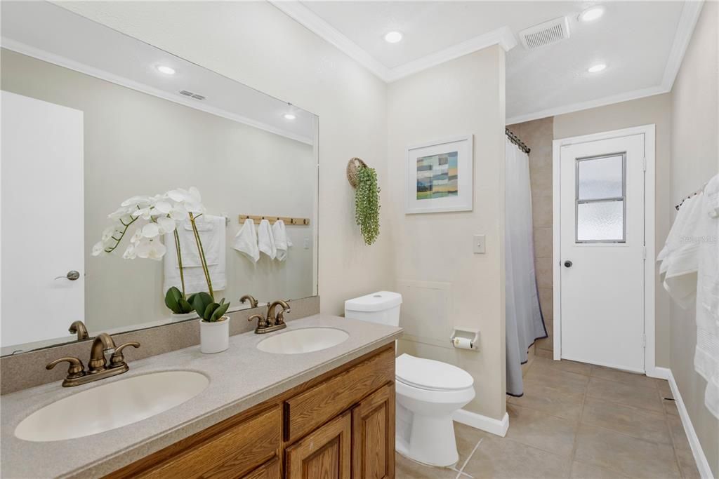 For Sale: $395,000 (4 beds, 2 baths, 2274 Square Feet)