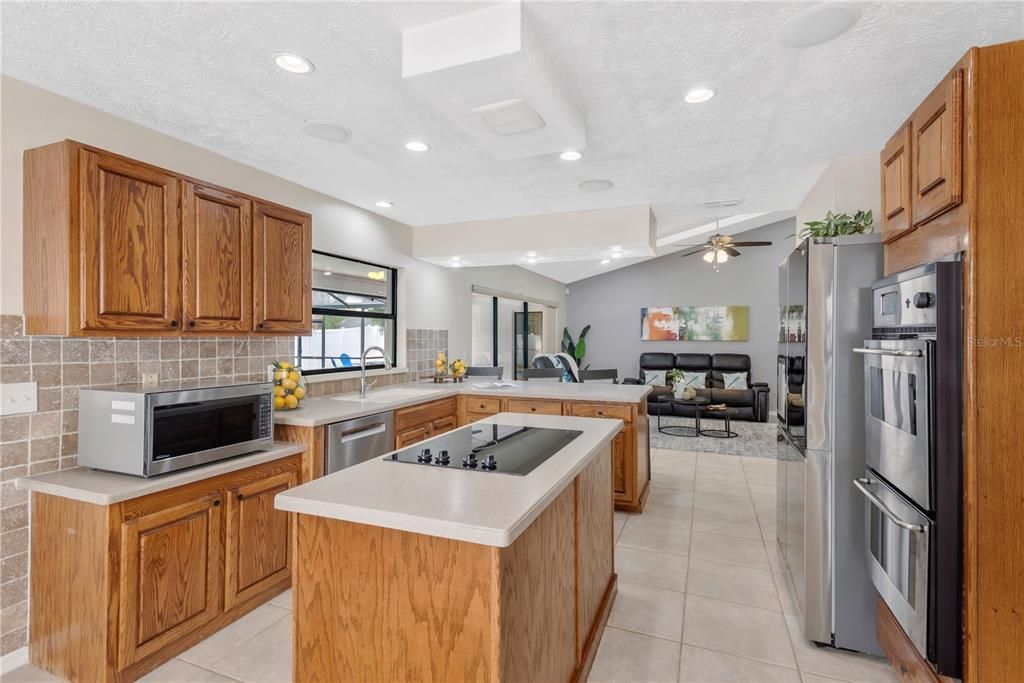 For Sale: $395,000 (4 beds, 2 baths, 2274 Square Feet)