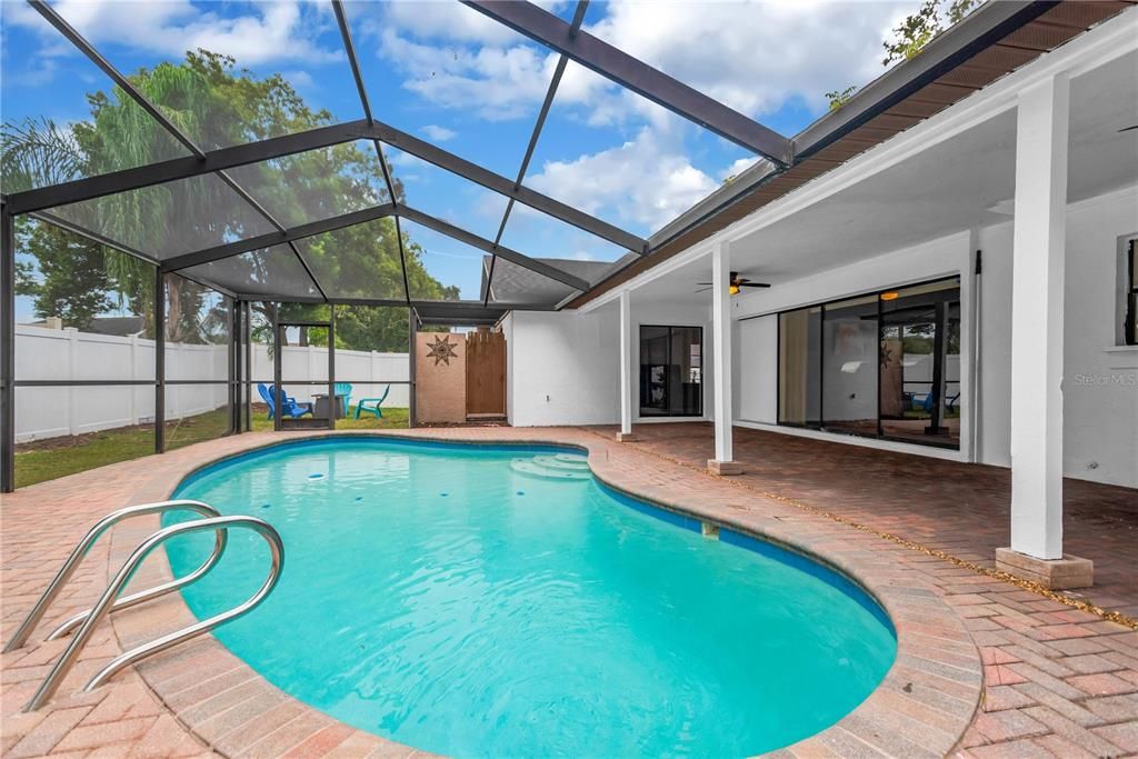 For Sale: $395,000 (4 beds, 2 baths, 2274 Square Feet)