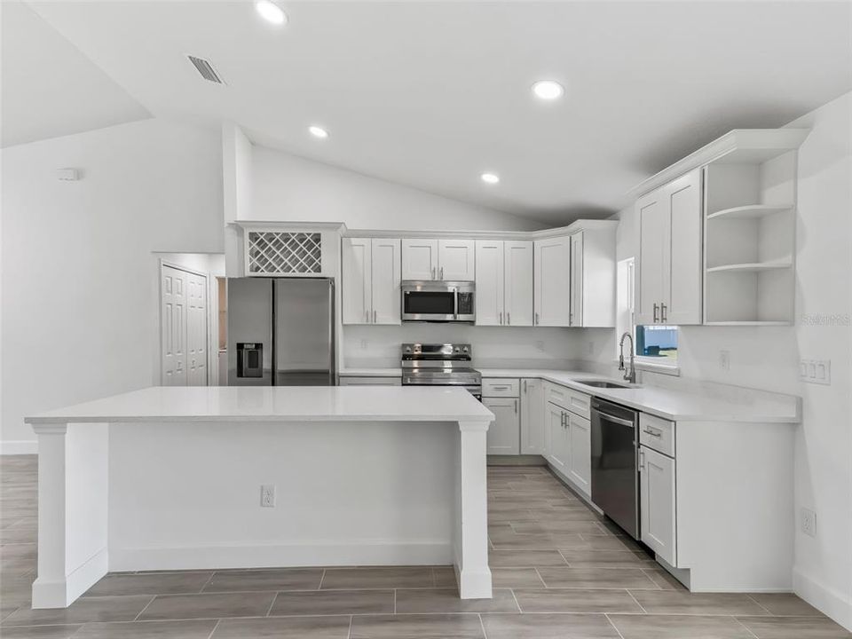 For Rent: $2,100 (3 beds, 2 baths, 1334 Square Feet)