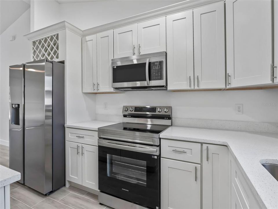For Rent: $2,100 (3 beds, 2 baths, 1334 Square Feet)
